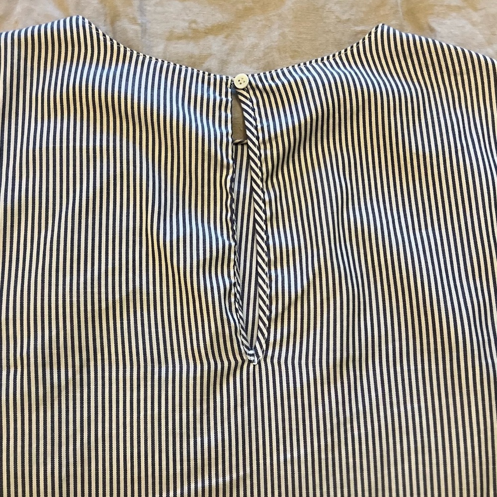 3/$19 Philosophy Blue pinstripe ruffle tunic blouse top - Picture 15 of 16